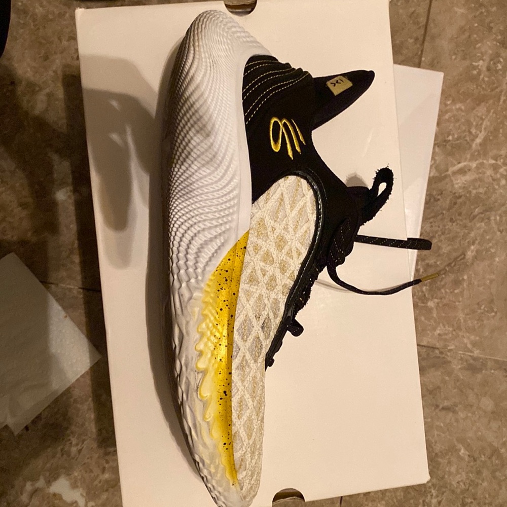 COPY - Curry 9 Flow Size 12 9 out of 10.